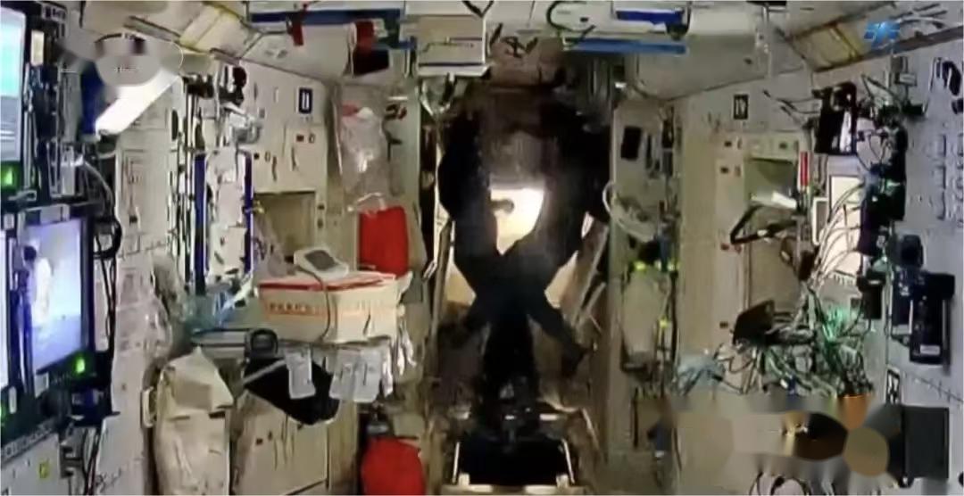 神舟二十号返回舱受损细节公布，“神舟二十二号航天员乘组”将永远空缺